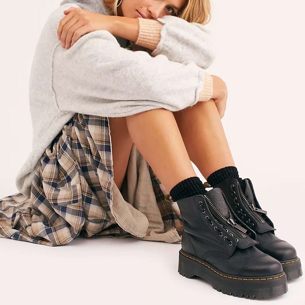 Dr. Martens Sinclair Zip Front Boots- EUC